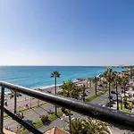 Fair-conditioned Seafront - * Nice