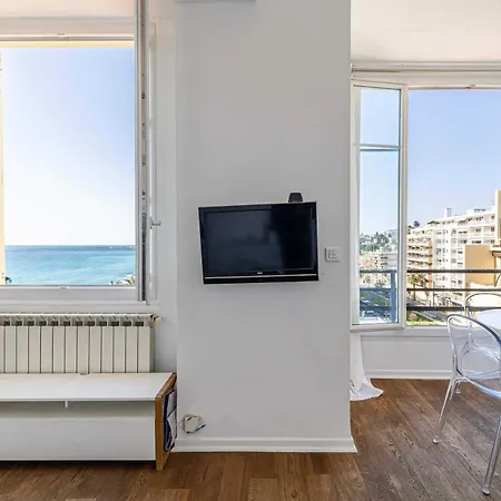 Fair-conditioned Seafront - Apartment *